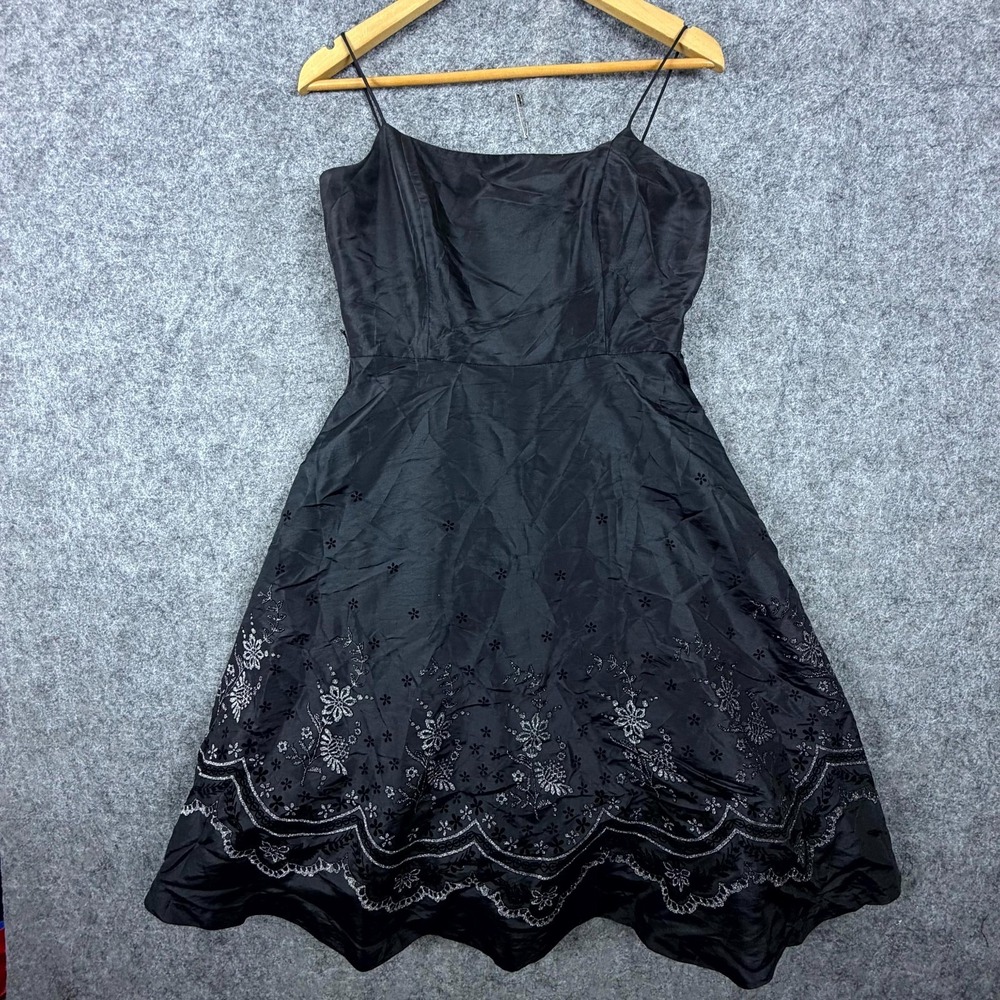 Vintage Jessica Howard Cocktail Dress Womens 8P Black Floral Embroidered LBD 90s